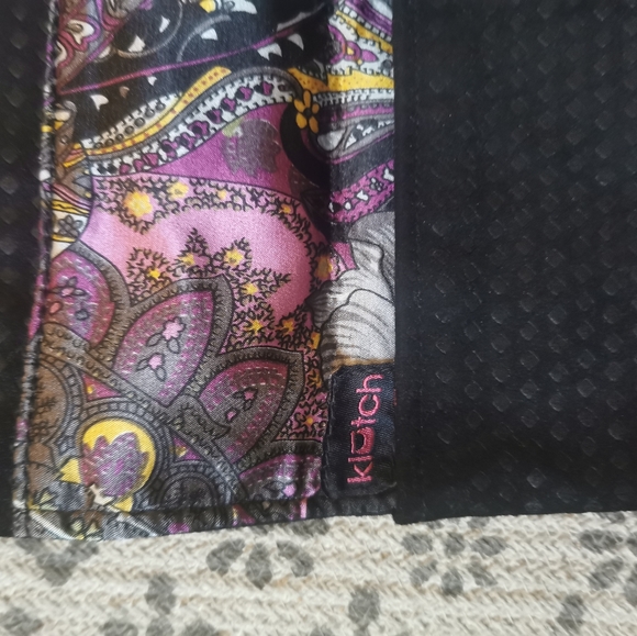 Black clutch with beautiful floral satin lining - Picture 5 of 6